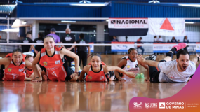 Time Minas Gerais fecha o primeiro bloco com 19 medalhas no JEBs/2025. Em Uberlândia, conquistamos 13 medalhas na natação, 3 no badminton, 2 no futsal e 1 no voleibol.